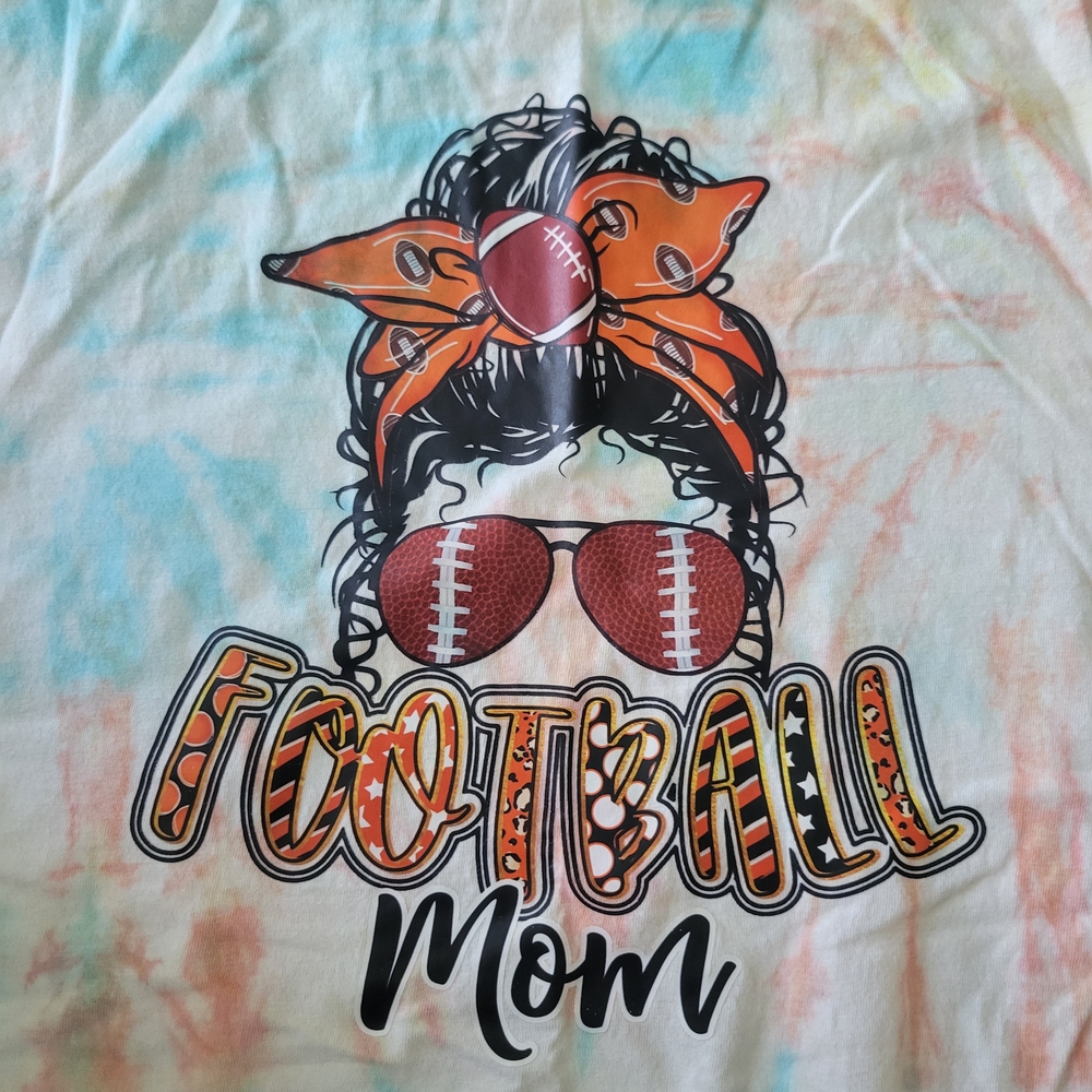 Football Mom t shirt size L large Graphic Tee